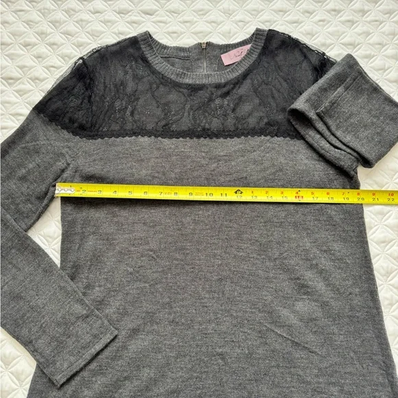 Nicole Richie Co. Charcoal w Black Lace Yoke Zip Back Knit Tunic Sweater Sz L - Picture 9 of 15